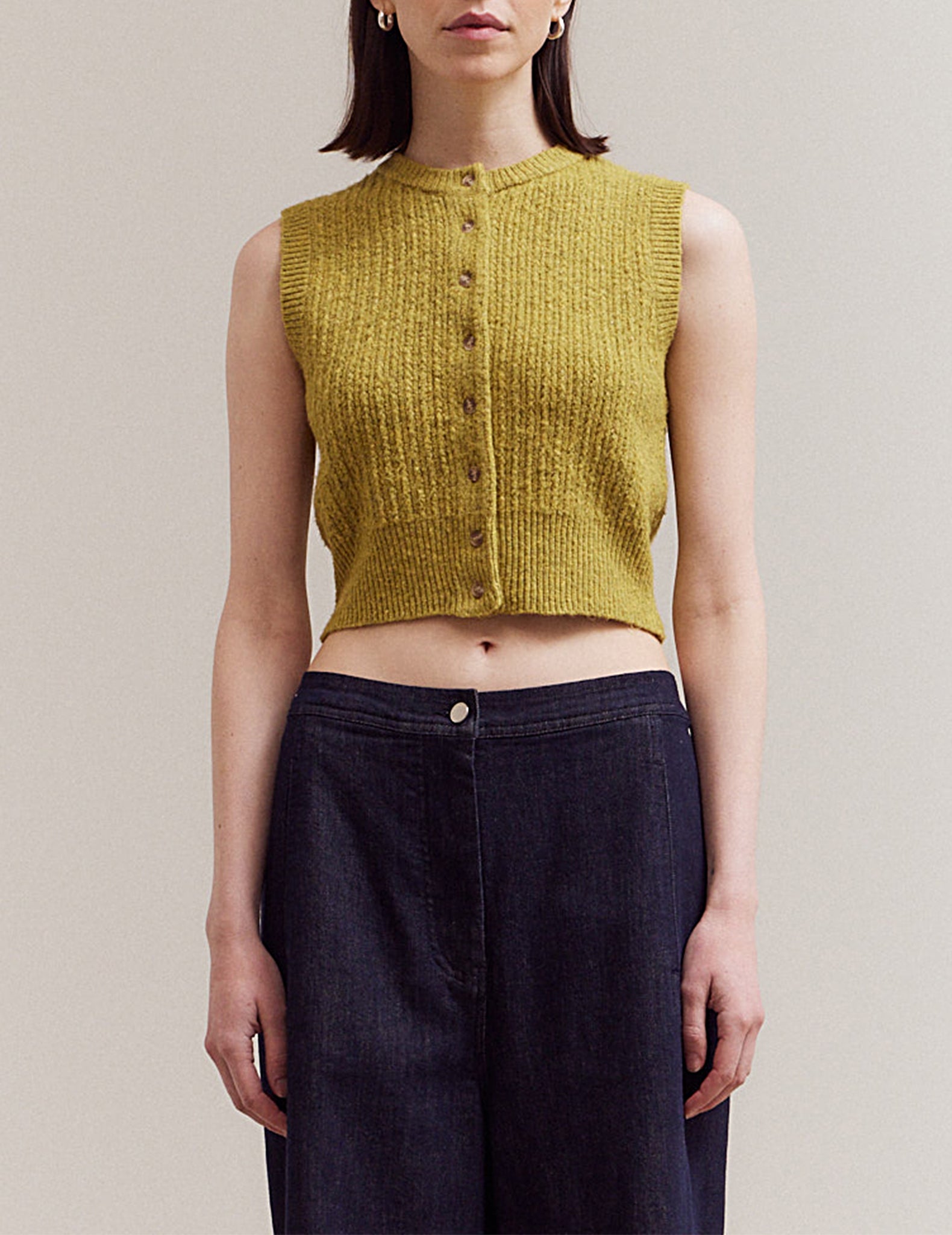 Yvette Sleeveless Knit Button Top – Cuffs.